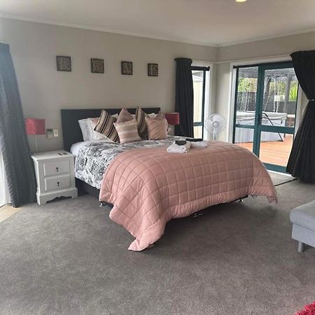 Observation Guest Suite Парапарауму Екстериор снимка