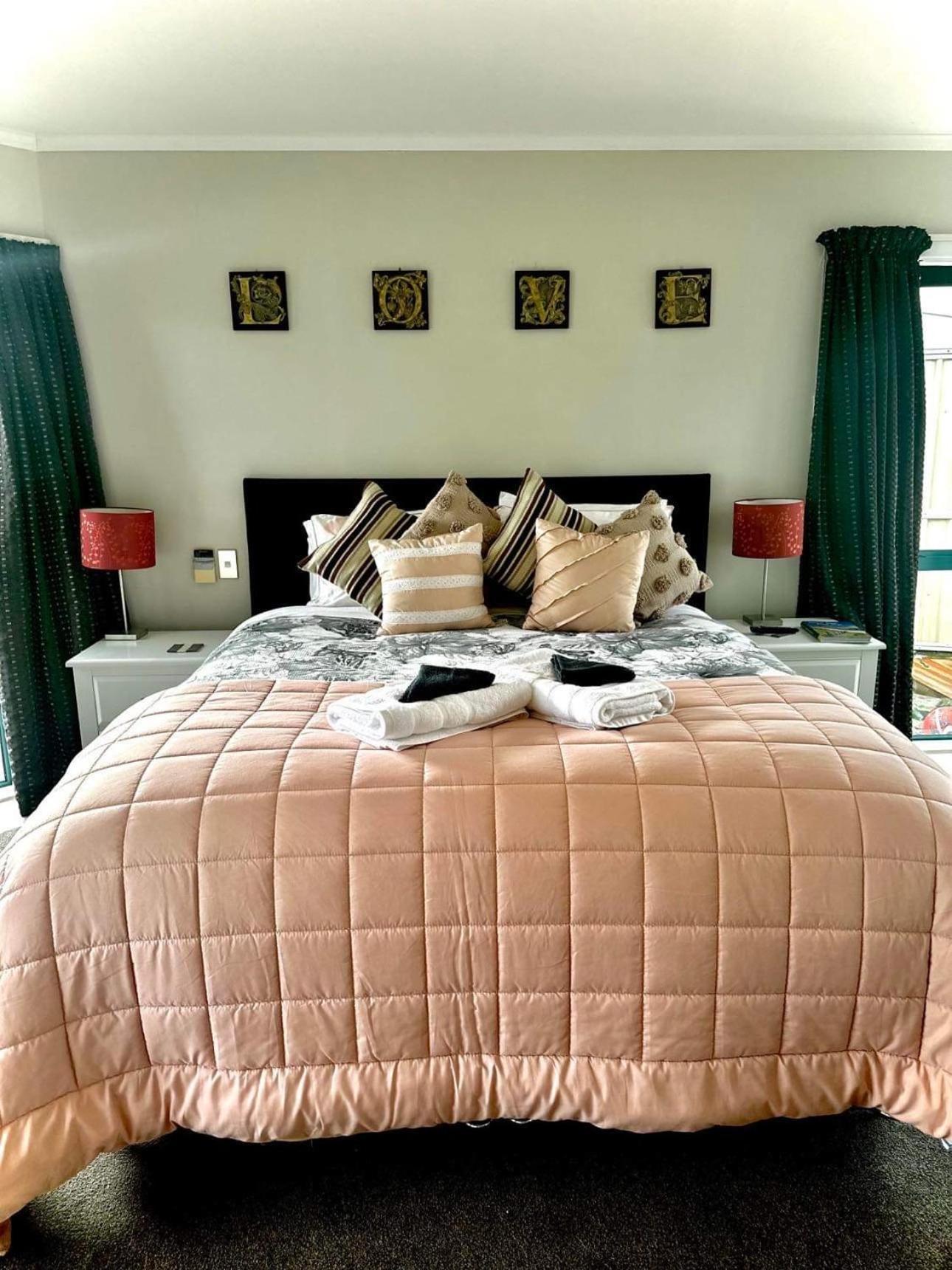 Observation Guest Suite Парапарауму Екстериор снимка
