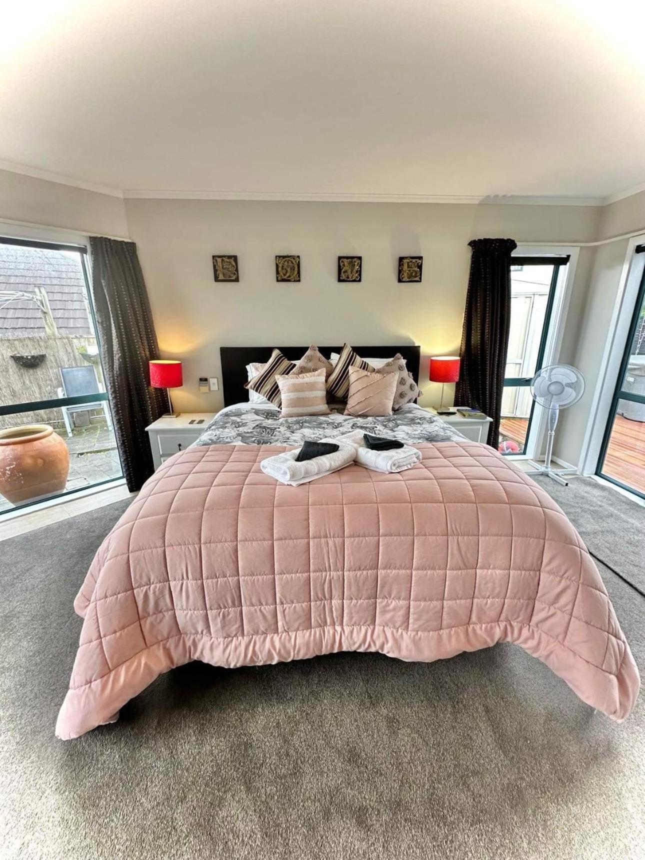 Observation Guest Suite Парапарауму Екстериор снимка